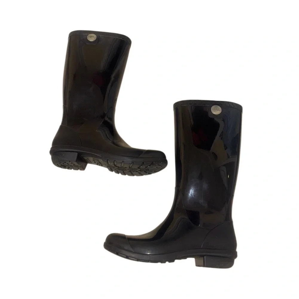 UGG black patent Shayne RAIN BOOTS women’s size 6
